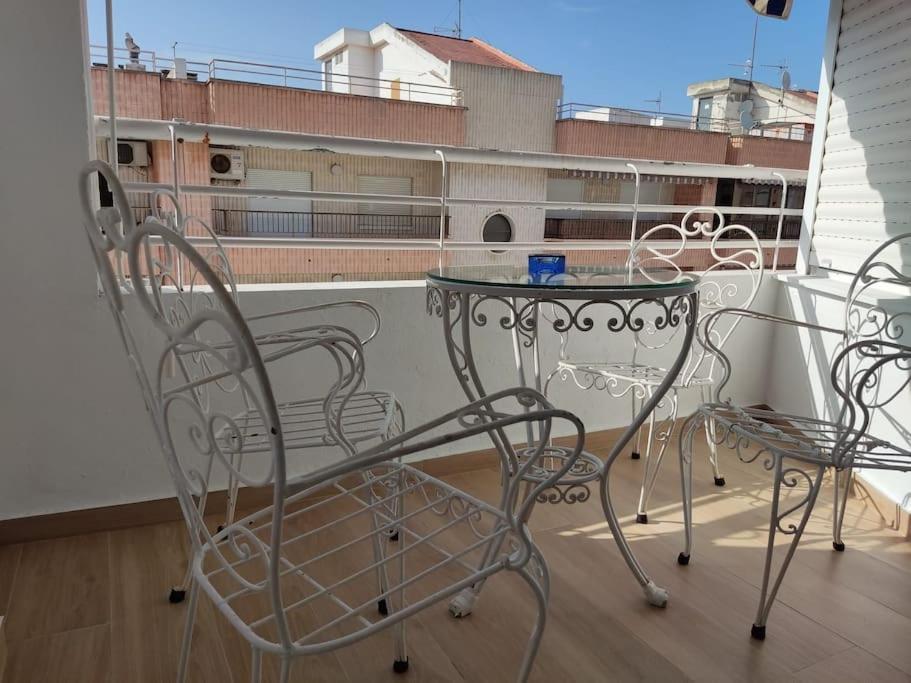 Acogedor Apartamento En La Playa Playa de Gandia Bagian luar foto